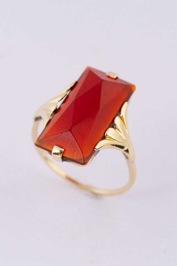 Gouden ring met carneool