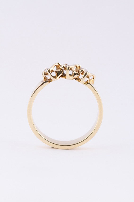 Gold ring with 3 diamonds