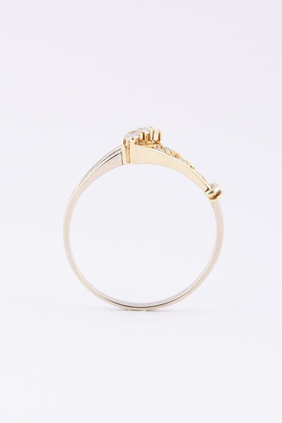 Gold ring with diamond and brilliant