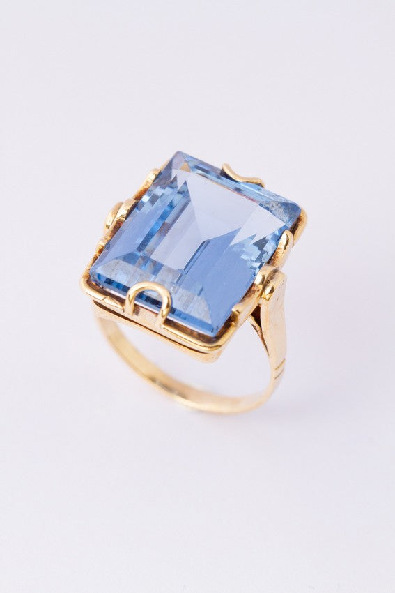 Gouden ring met spinel