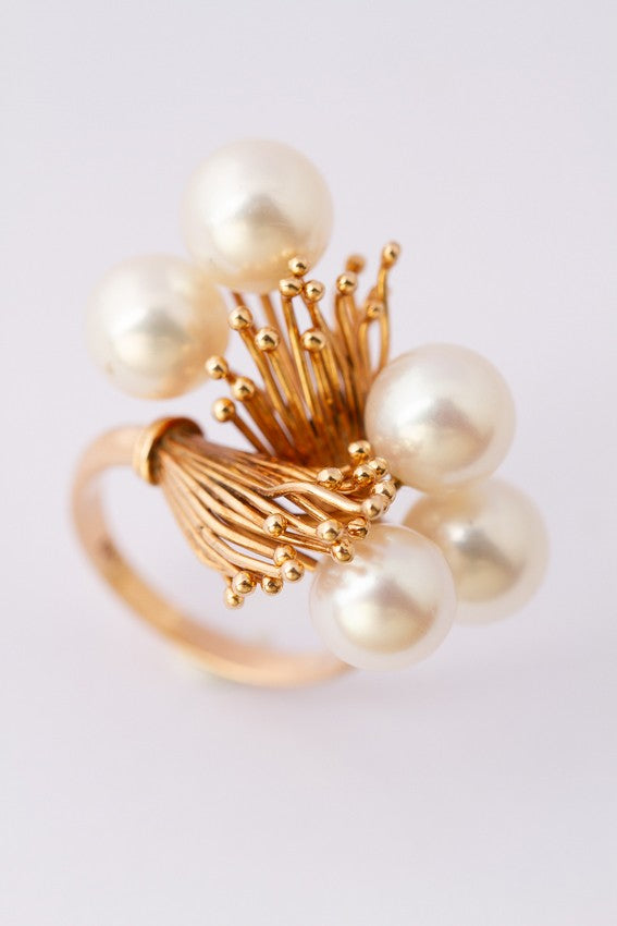 Gouden artistieke ring met cultivé parels