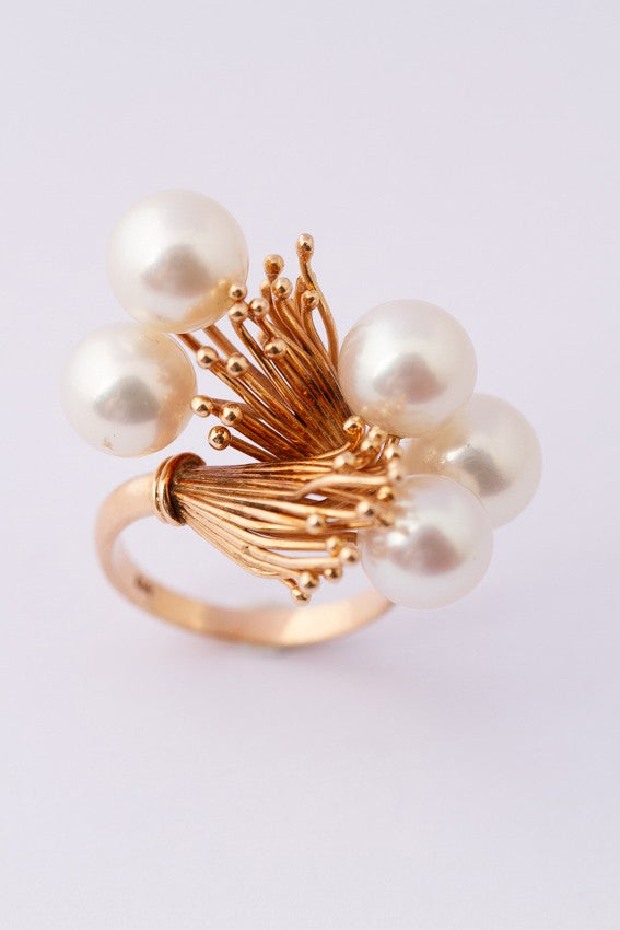 Gouden artistieke ring met cultivé parels