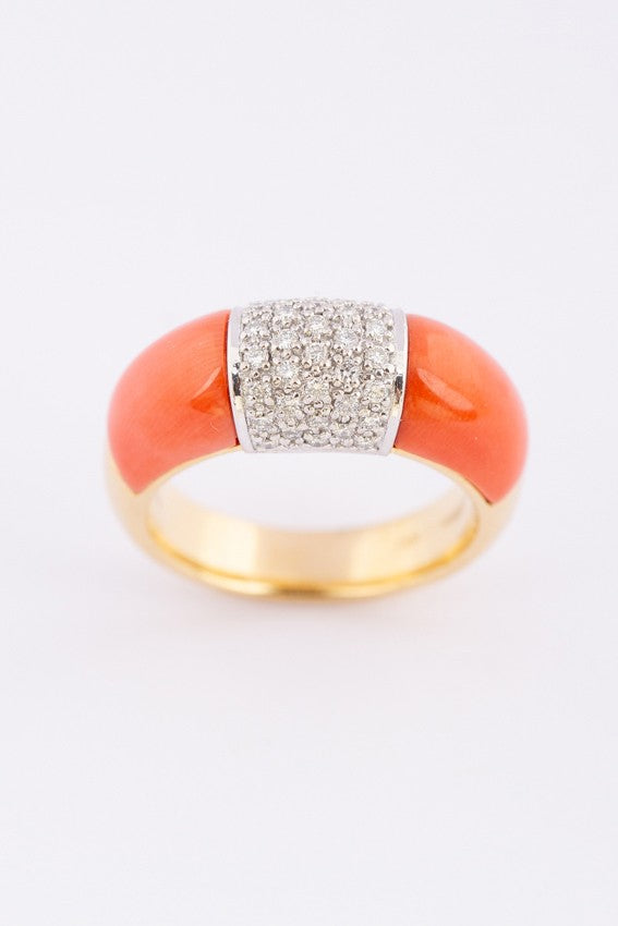 Gold ring with blood coral and diamonds