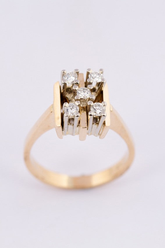 Gold ring with diamonds