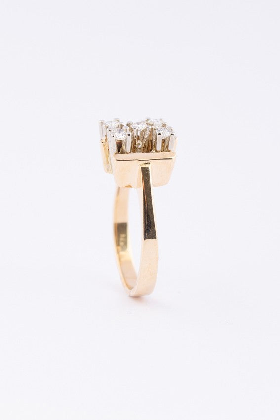 Gold ring with diamonds