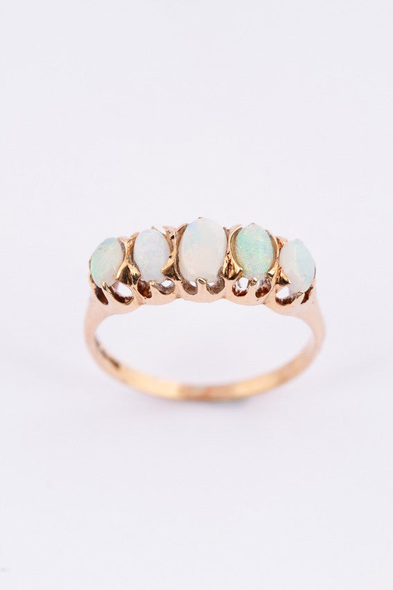 Victoriaanse ring met opaal