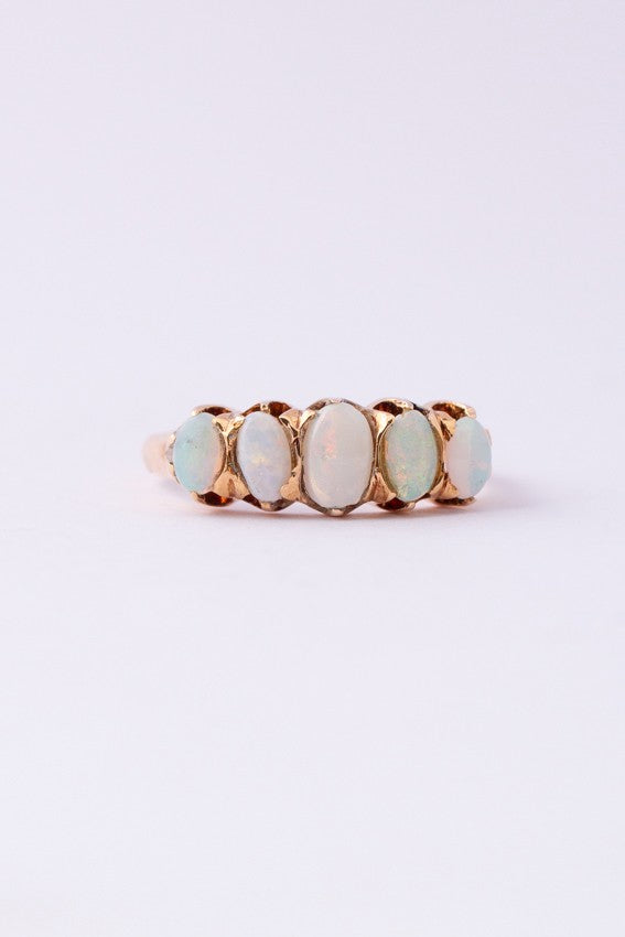 Victoriaanse ring met opaal