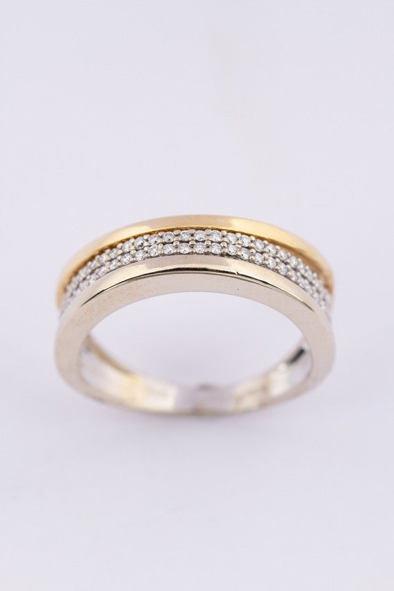 Gouden ring met 54 briljanten