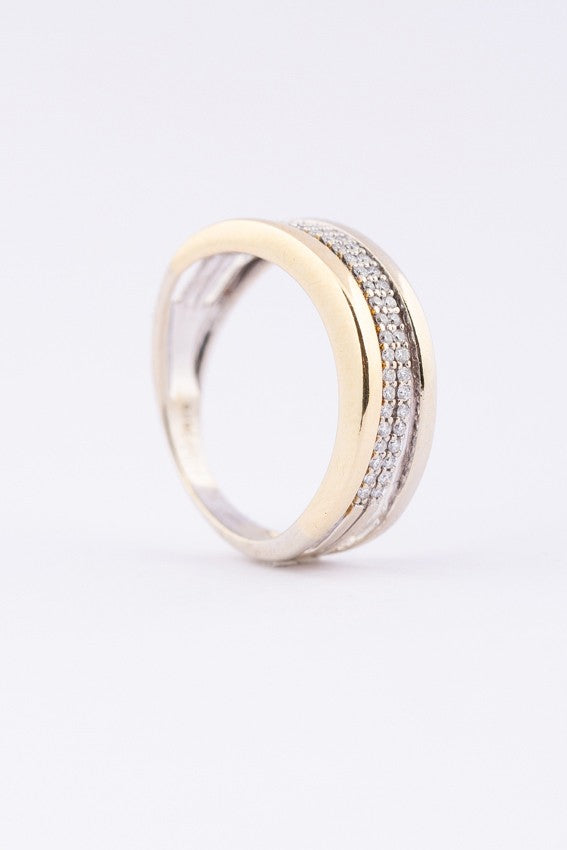 Gouden ring met 54 briljanten
