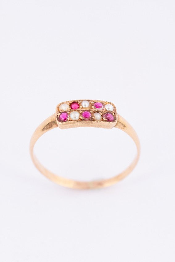 Antique gold ring with pearls and rubies