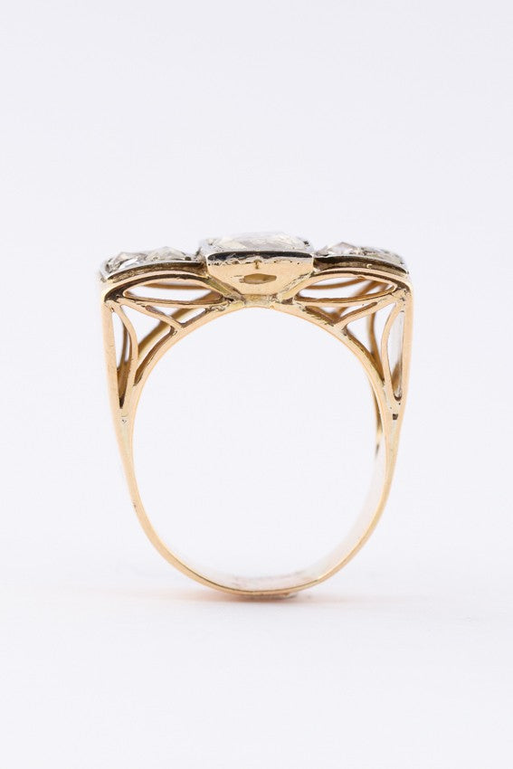 Gouden demodé (retro) strik ring met diamanten