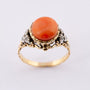 Gouden ring met bloedkoraal en diamanten