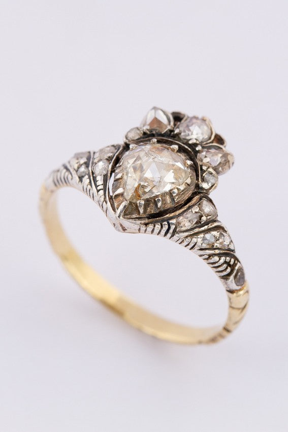Gouden prinsessen ring met roos geslepen diamanten