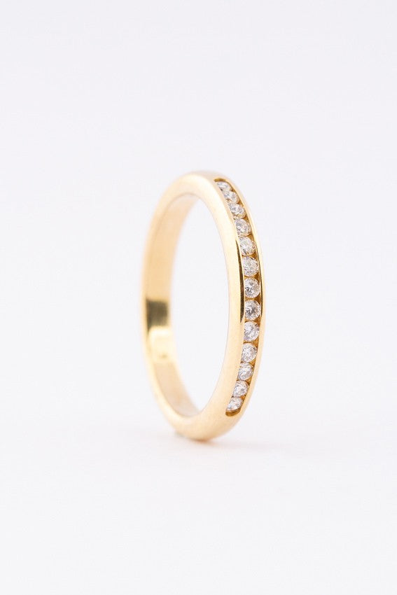 Gouden rijring met 13 briljanten