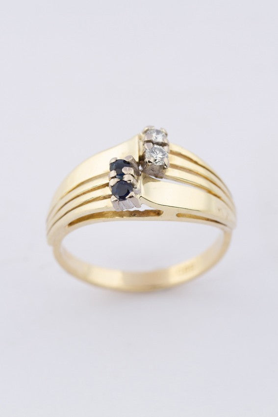 Gouden slag ring met saffier en briljant