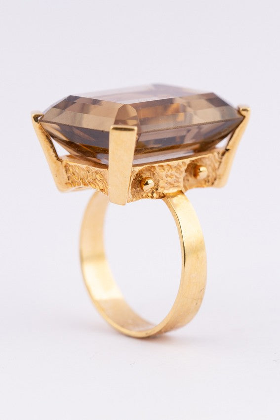 Gold ring with smoky quartz