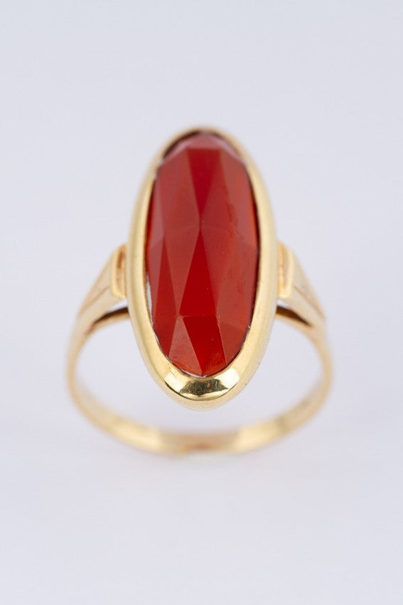 Gouden ring met carneool