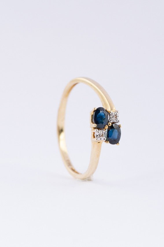 Gouden ring met saffieren en diamanten