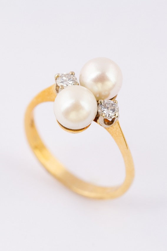 Gouden ring met cultivé parels en briljanten