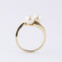 Gold ring with cultured pearls