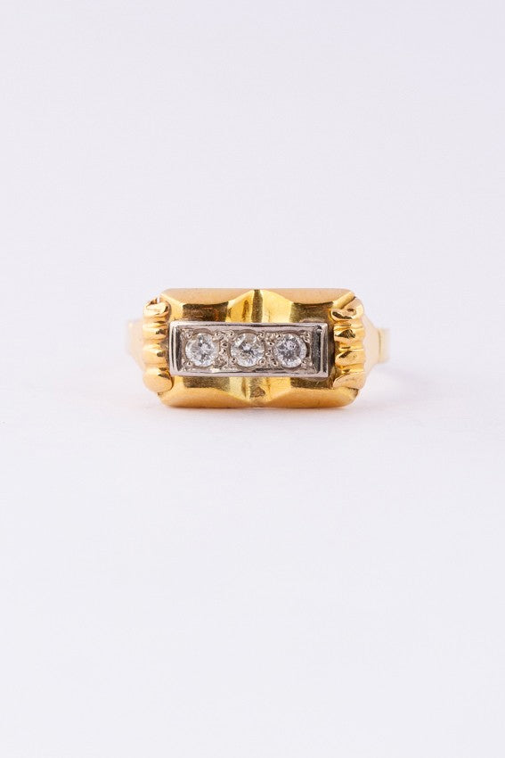Gold Demodé ring with diamonds