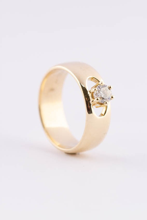 Gold ring with a brilliant (0.32 ct.)