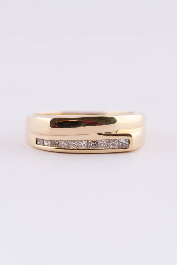 Gouden ring met prinses geslepen briljanten