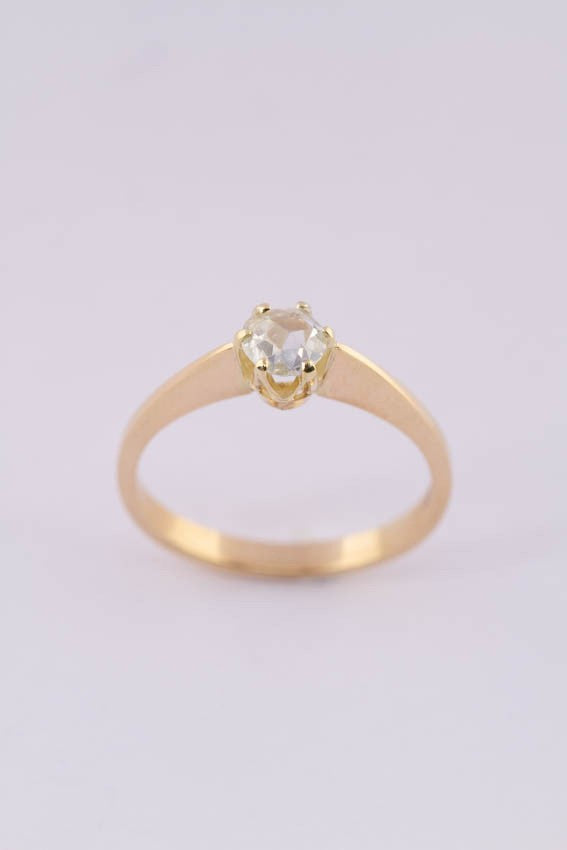 Gouden solitair ring met een roos geslepen diamant