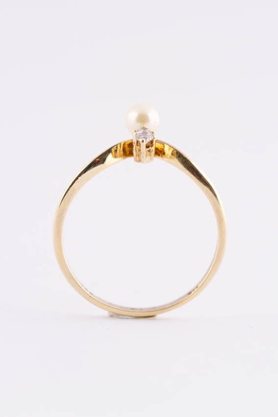 Gouden ring met parel en briljanten