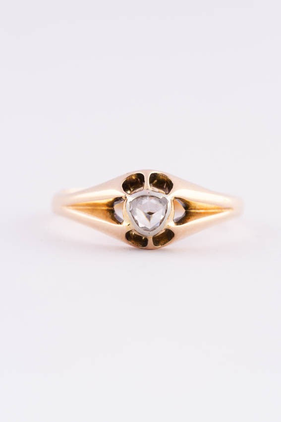 Antieke gouden ring met diamant