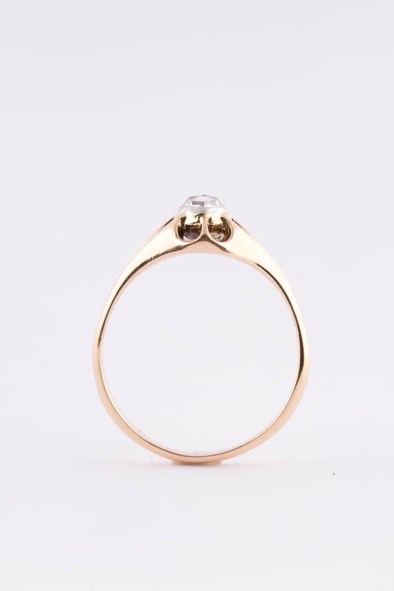 Antieke gouden ring met diamant
