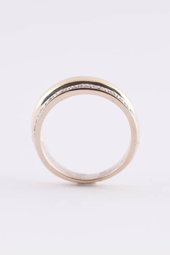 Gouden ring met 18 briljanten