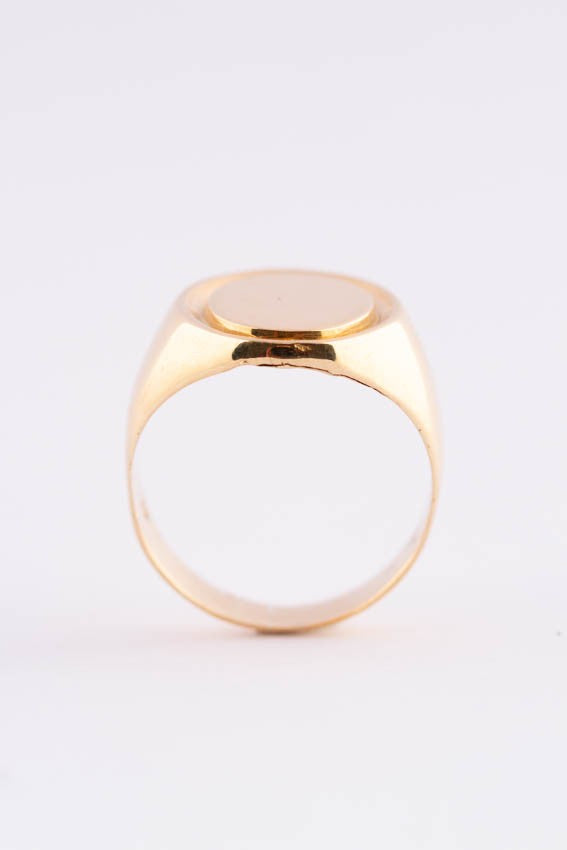 18 carat gold plate/pinky ring.