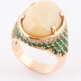 Gouden ring met opaal, briljanten en smaragden