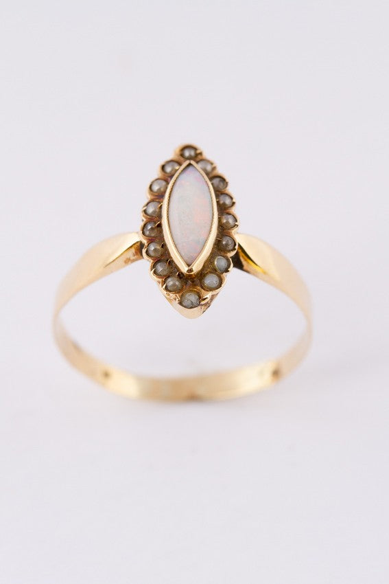 Antiek gouden markies ring met opaal en parels