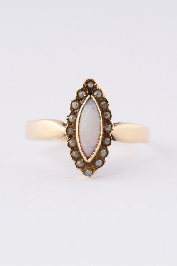 Antiek gouden markies ring met opaal en parels