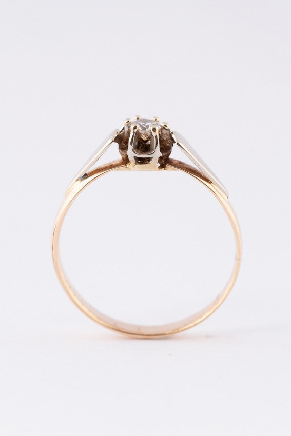 Antique solitaire ring with a brilliant