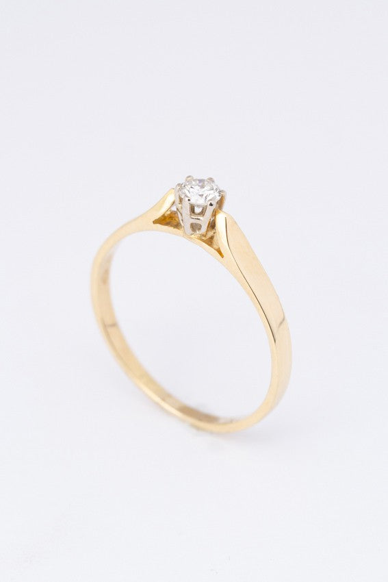 Gouden solitair ring met een briljant van 0.18 ct