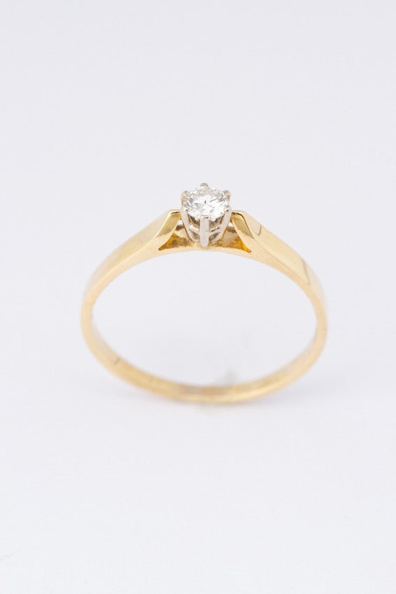 Gouden solitair ring met een briljant van 0.18 ct
