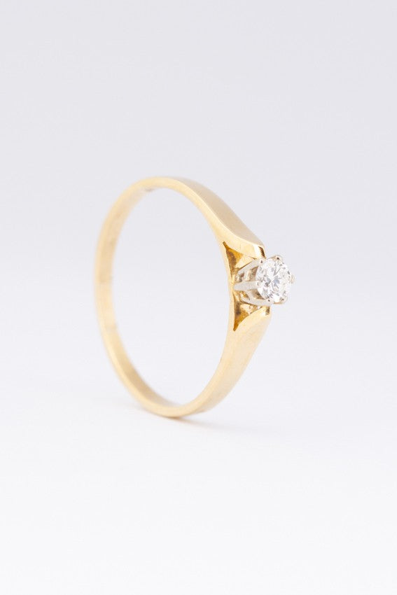 Gouden solitair ring met een briljant van 0.18 ct