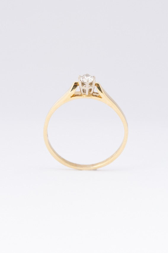 Gouden solitair ring met een briljant van 0.18 ct