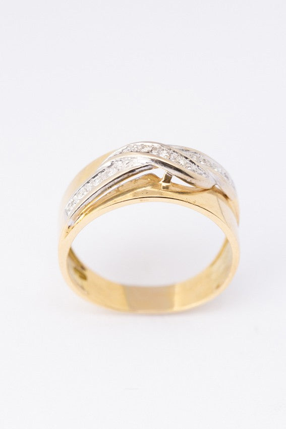 Gouden ring met een wit gouden applique