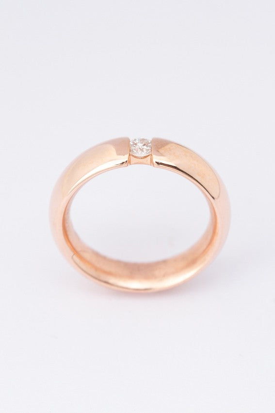 Rosé gouden ring met een briljant van 0.15 ct.