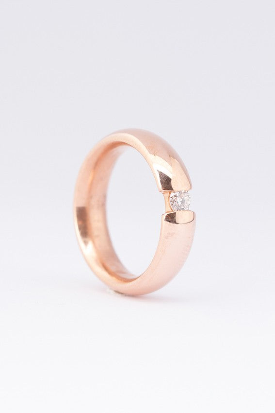 Rosé gouden ring met een briljant van 0.15 ct.