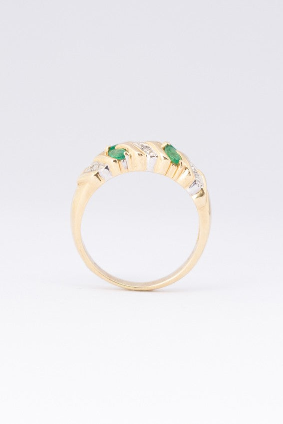 Gouden ring met smaragd en briljant