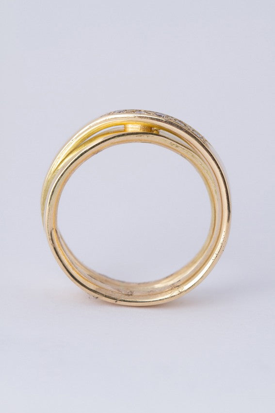 Gold crossover ring with 5 brilliants