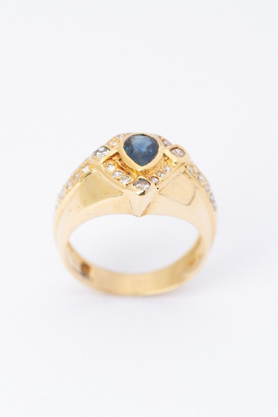 Gouden ring met saffier en briljanten