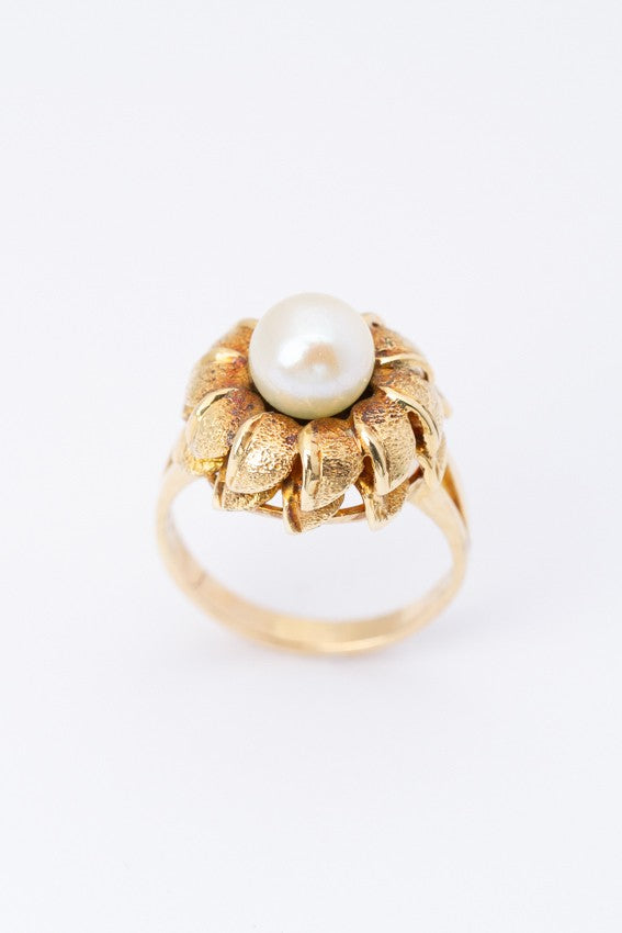 Gouden ring met een cultivé parel