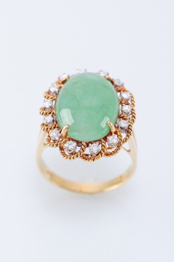 Gouden entourage ring met jade en briljanten