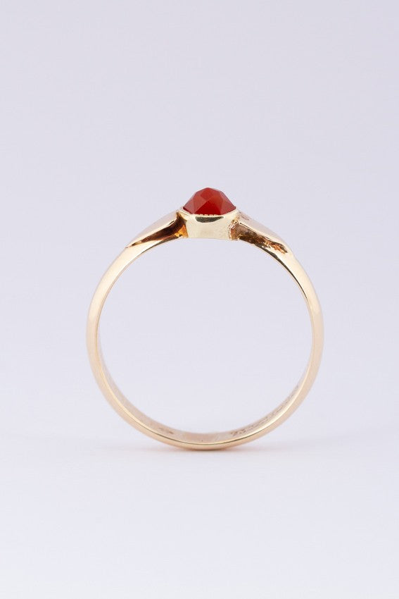 Gouden ring met carneool